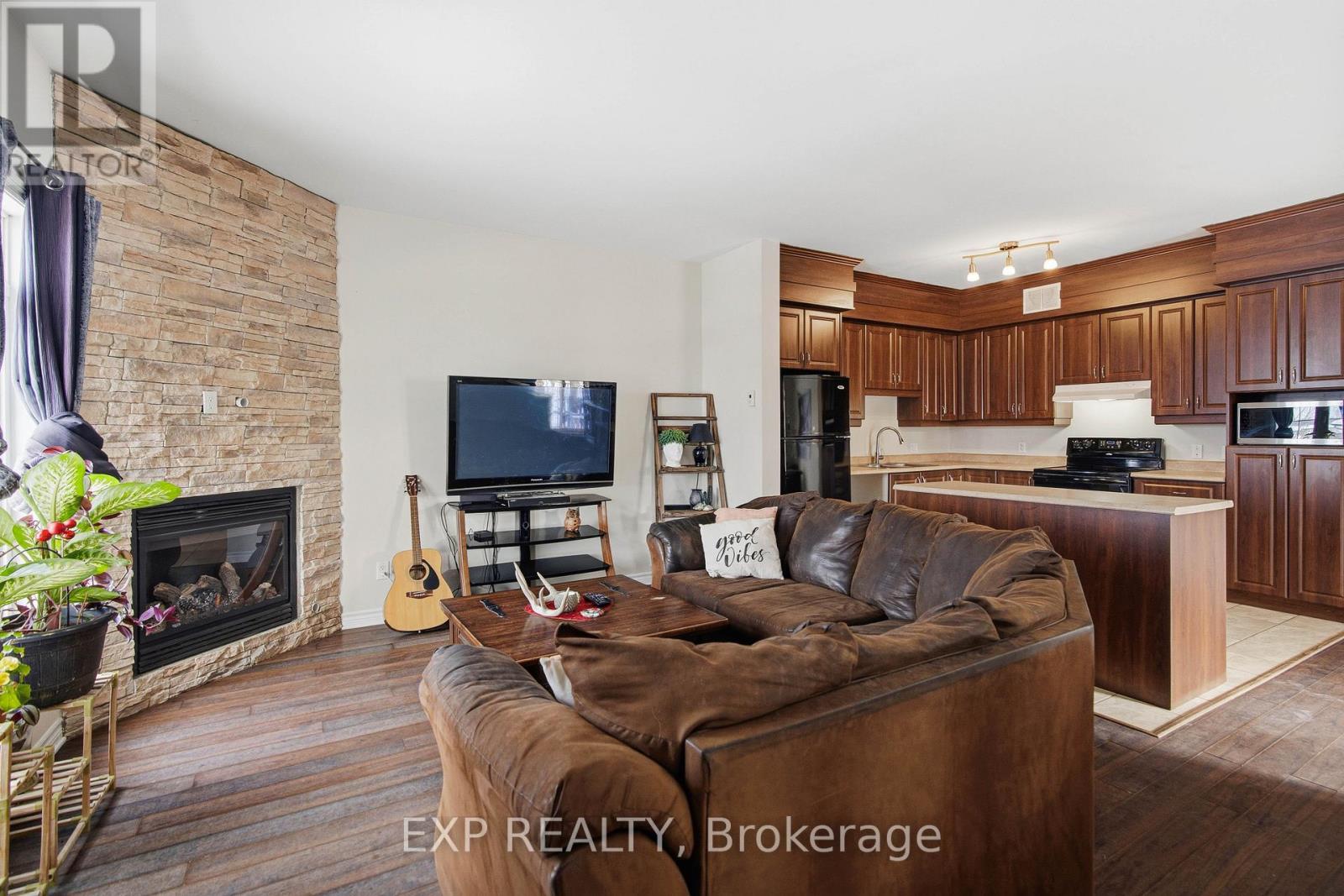 #3 201 BOURDEAU BOULEVARD - 10
