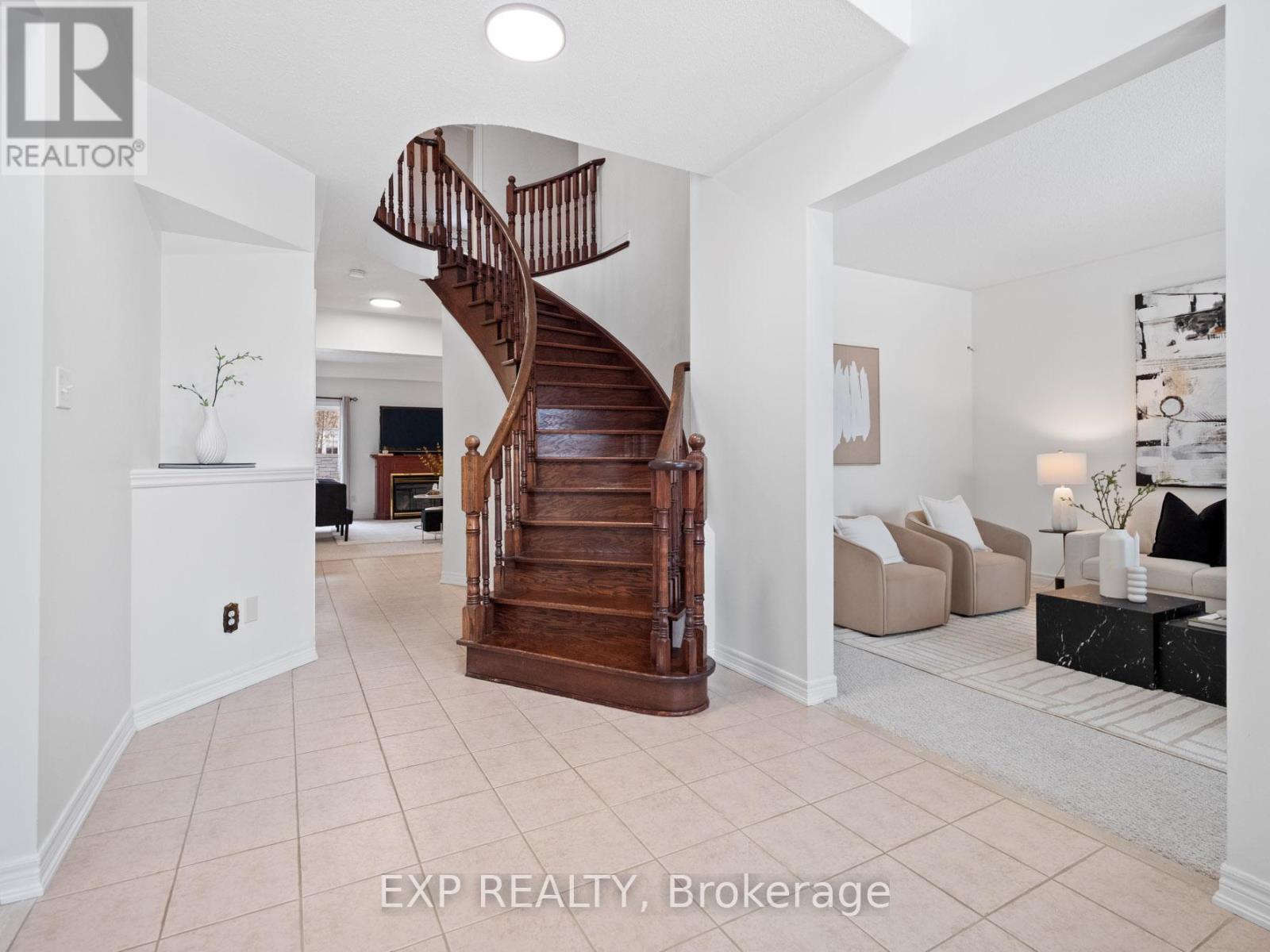 12 DELROSA WAY - Photo 2 of 49, Hamilton (Winona Park), Ontario