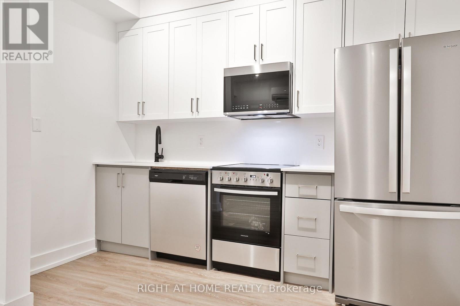 2F - 554 COLLEGE STREET - Photo 4 of 12, Toronto (Palmerston-Little Italy), Ontario