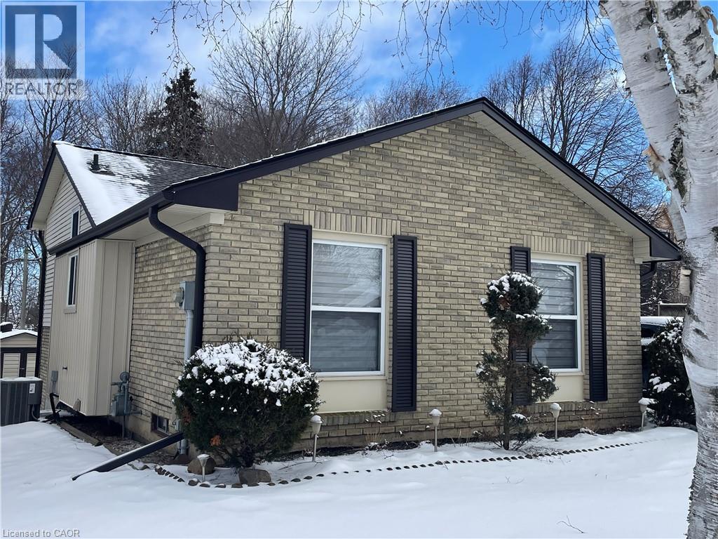 22 MATTHEW Court - Photo 3 of 43, Kitchener, Ontario