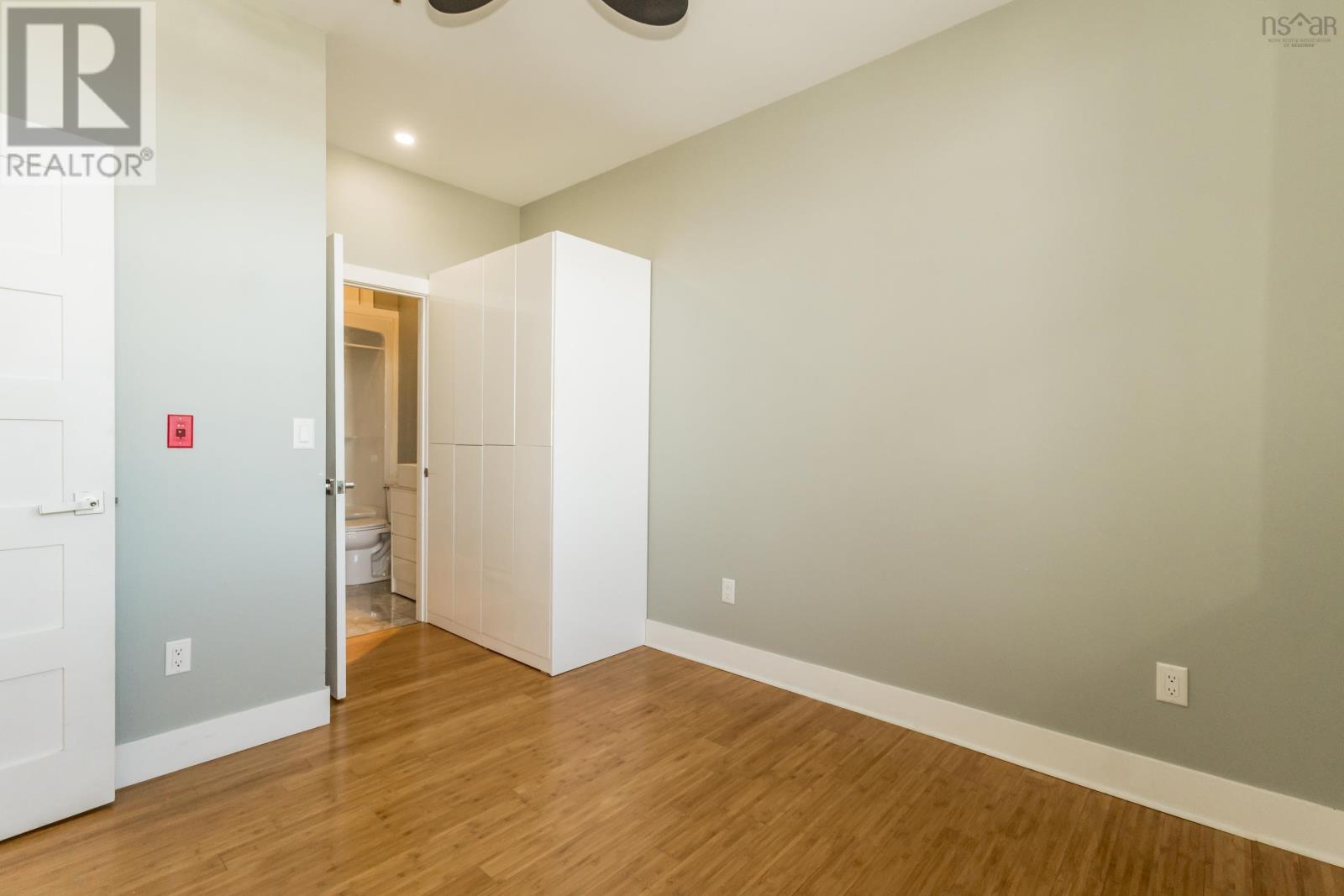 Property 12 of 33 of 209 151 Ritchie Street