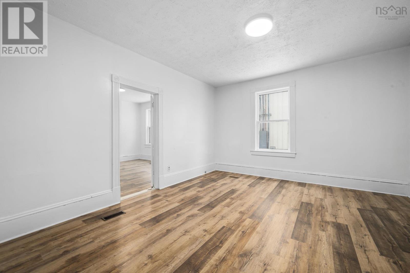 Property 4 of 49 of 62 Young Street