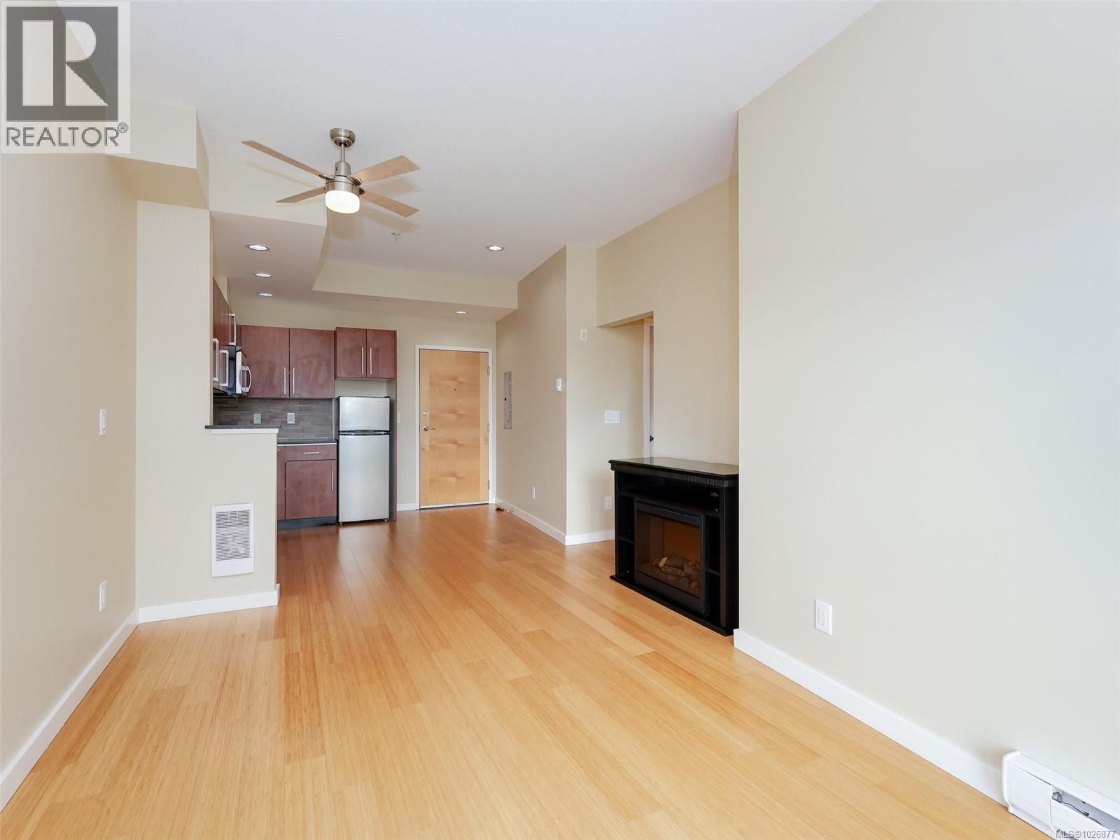 #404 611 Brookside Rd - 2