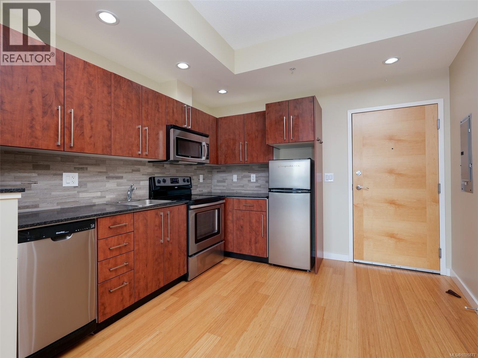#404 611 Brookside Rd - 24