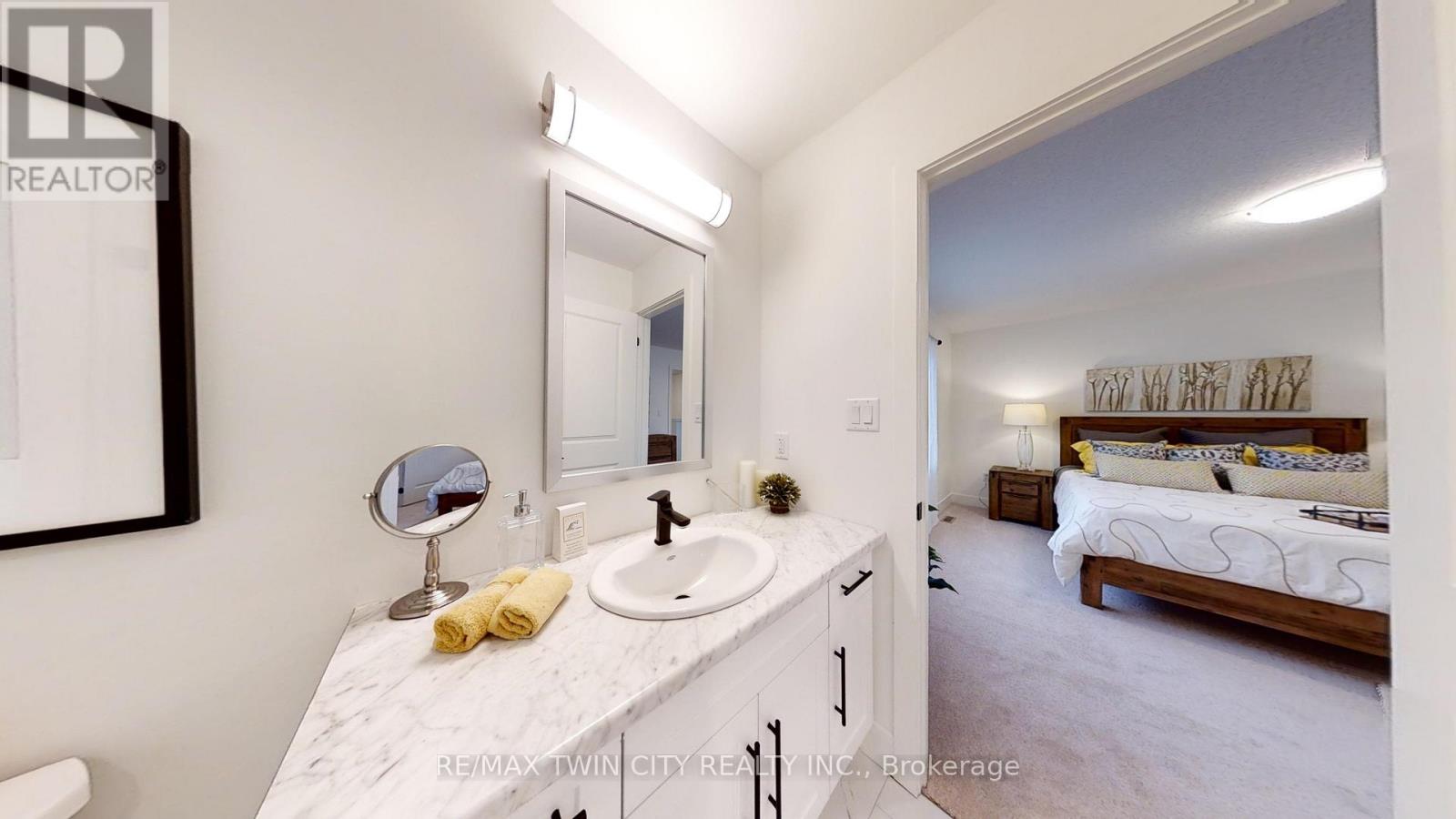 42 JULIE CRESCENT - 16