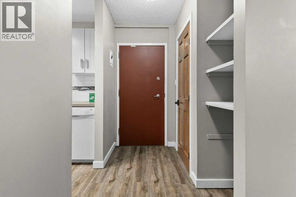 Single Family House for Sale in    Avenue SW Haysboro Calgary 