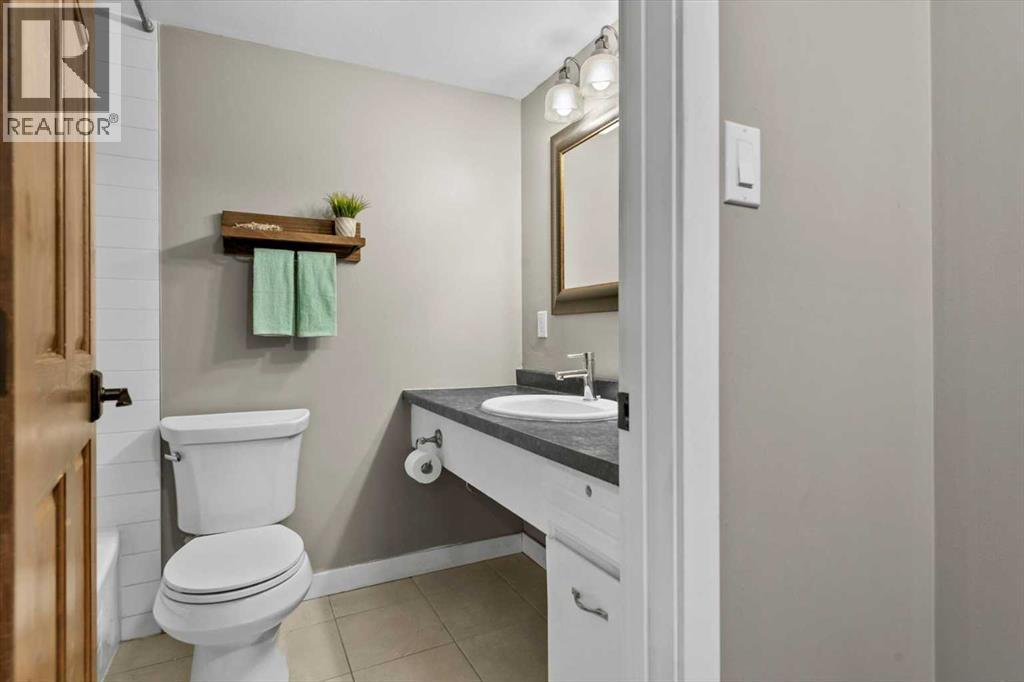 Single Family House for Sale in    Avenue SW Haysboro Calgary 