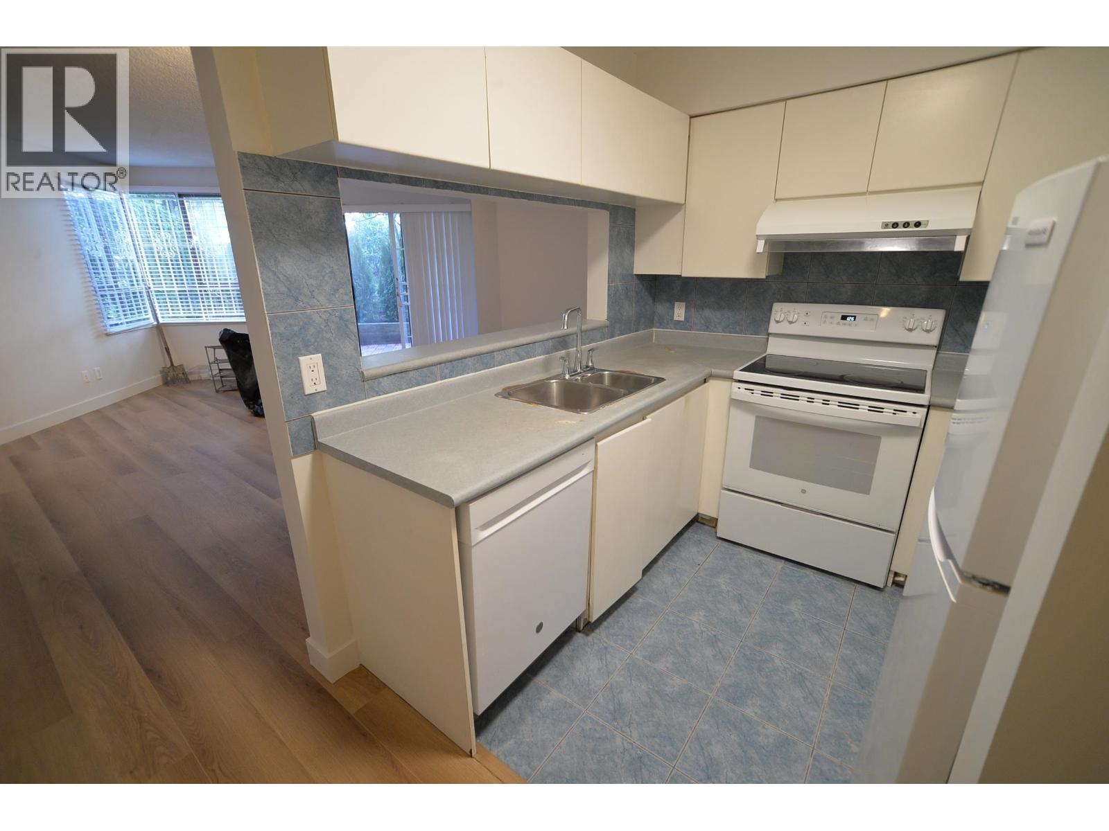 106 3455 ASCOT PLACE