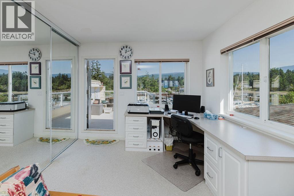 222 1585 FIELD ROAD, Sechelt