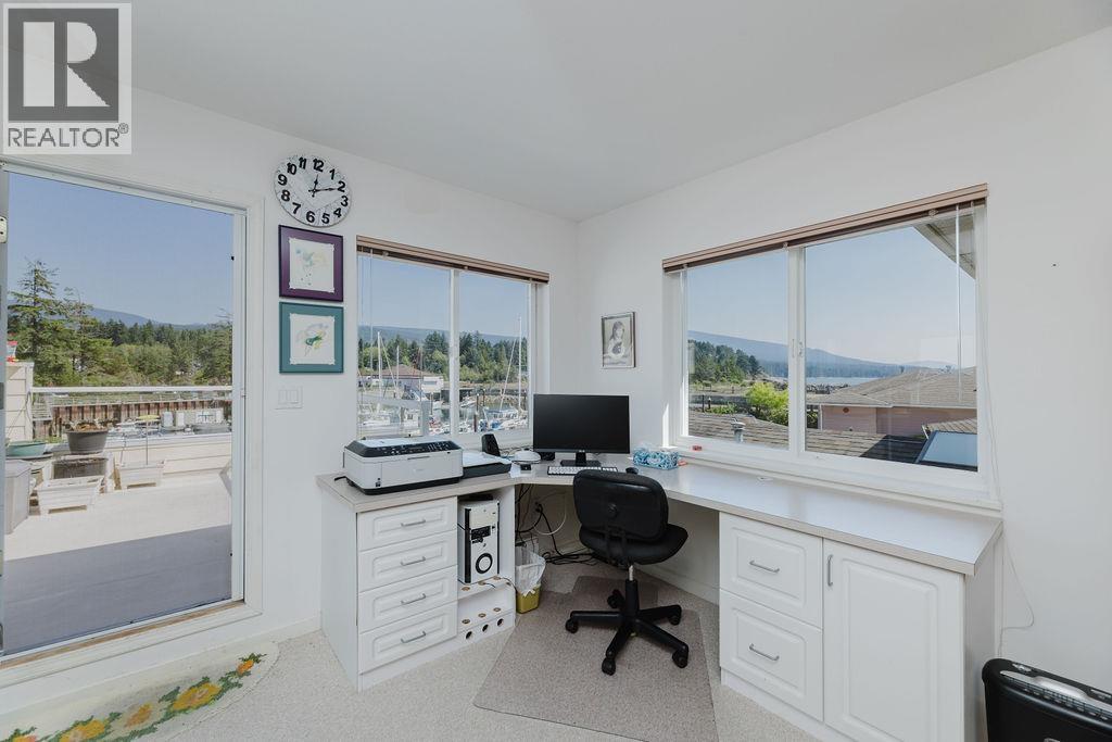 222 1585 FIELD ROAD, Sechelt