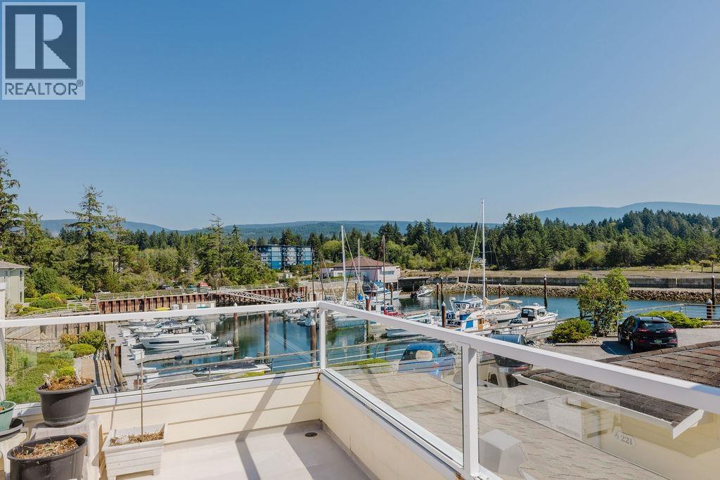 222 1585 FIELD ROAD, Sechelt