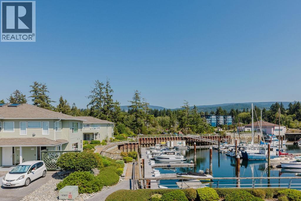 222 1585 FIELD ROAD, Sechelt