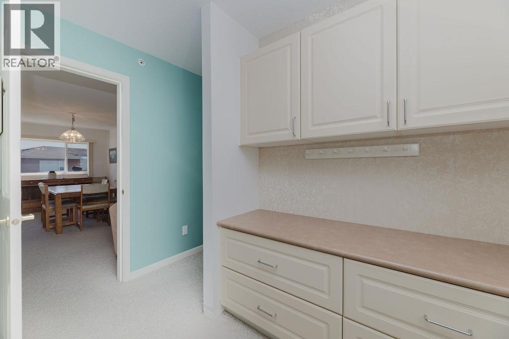 222 1585 FIELD ROAD, Sechelt