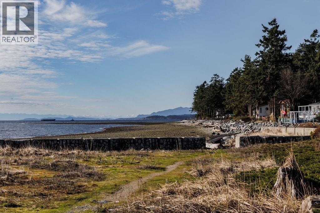 222 1585 FIELD ROAD, Sechelt