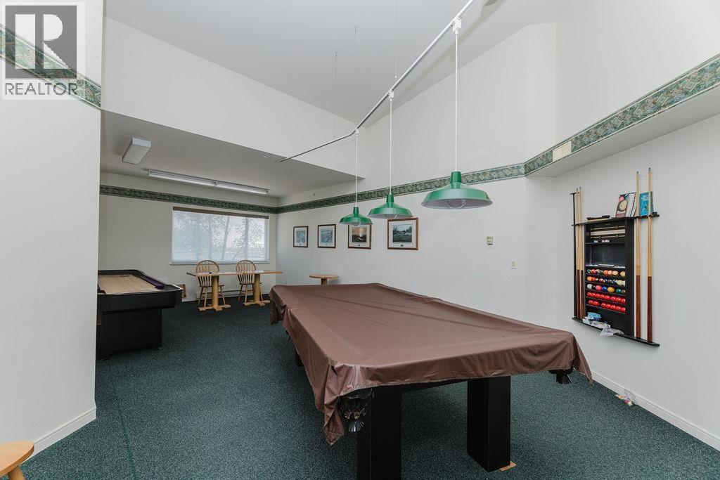 222 1585 FIELD ROAD, Sechelt