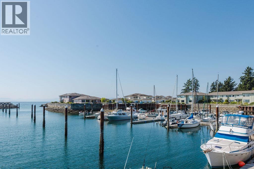 222 1585 FIELD ROAD, Sechelt