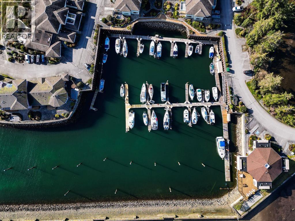 222 1585 FIELD ROAD, Sechelt