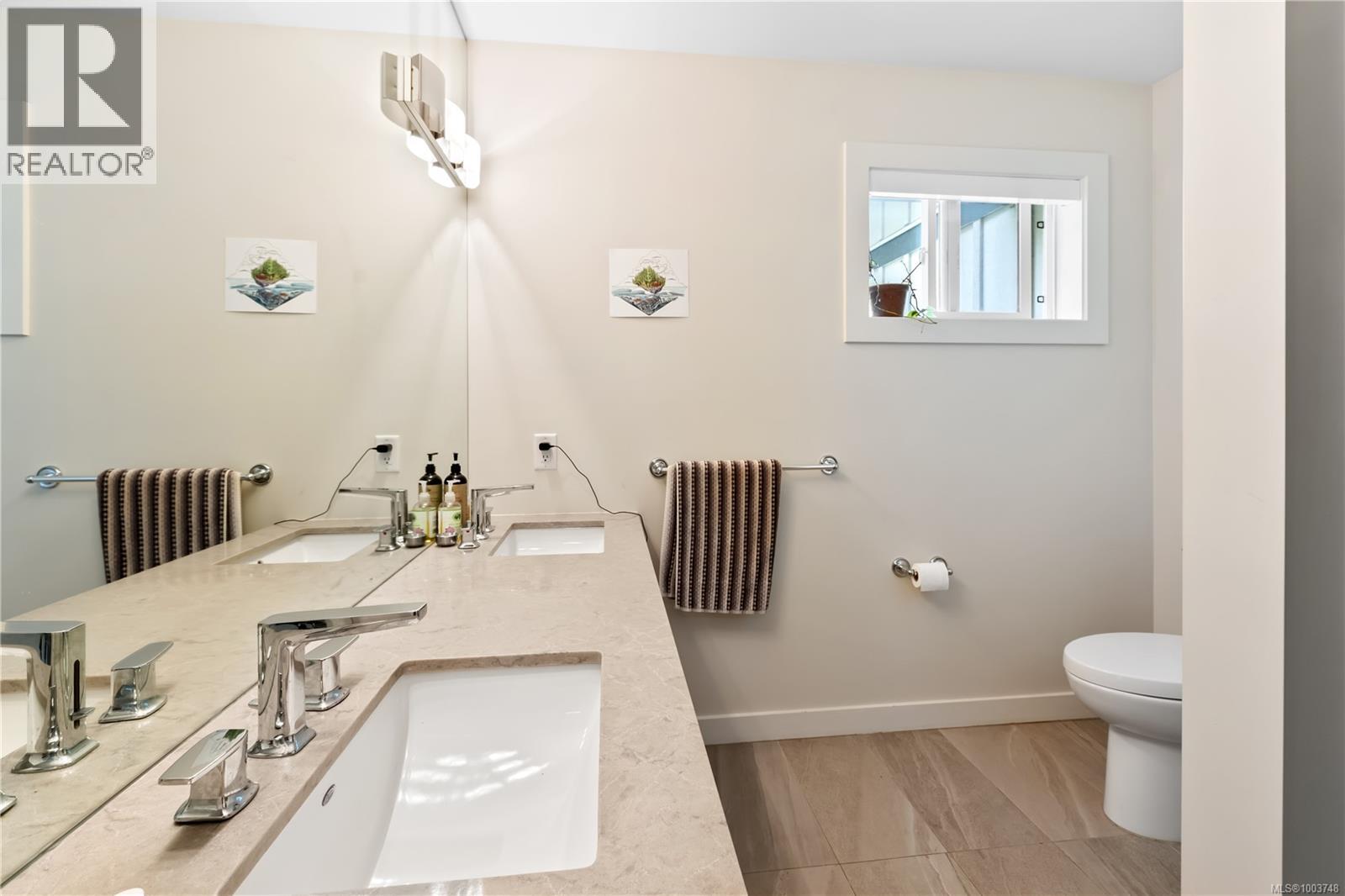 19 625 Hellesen Dr, Tofino