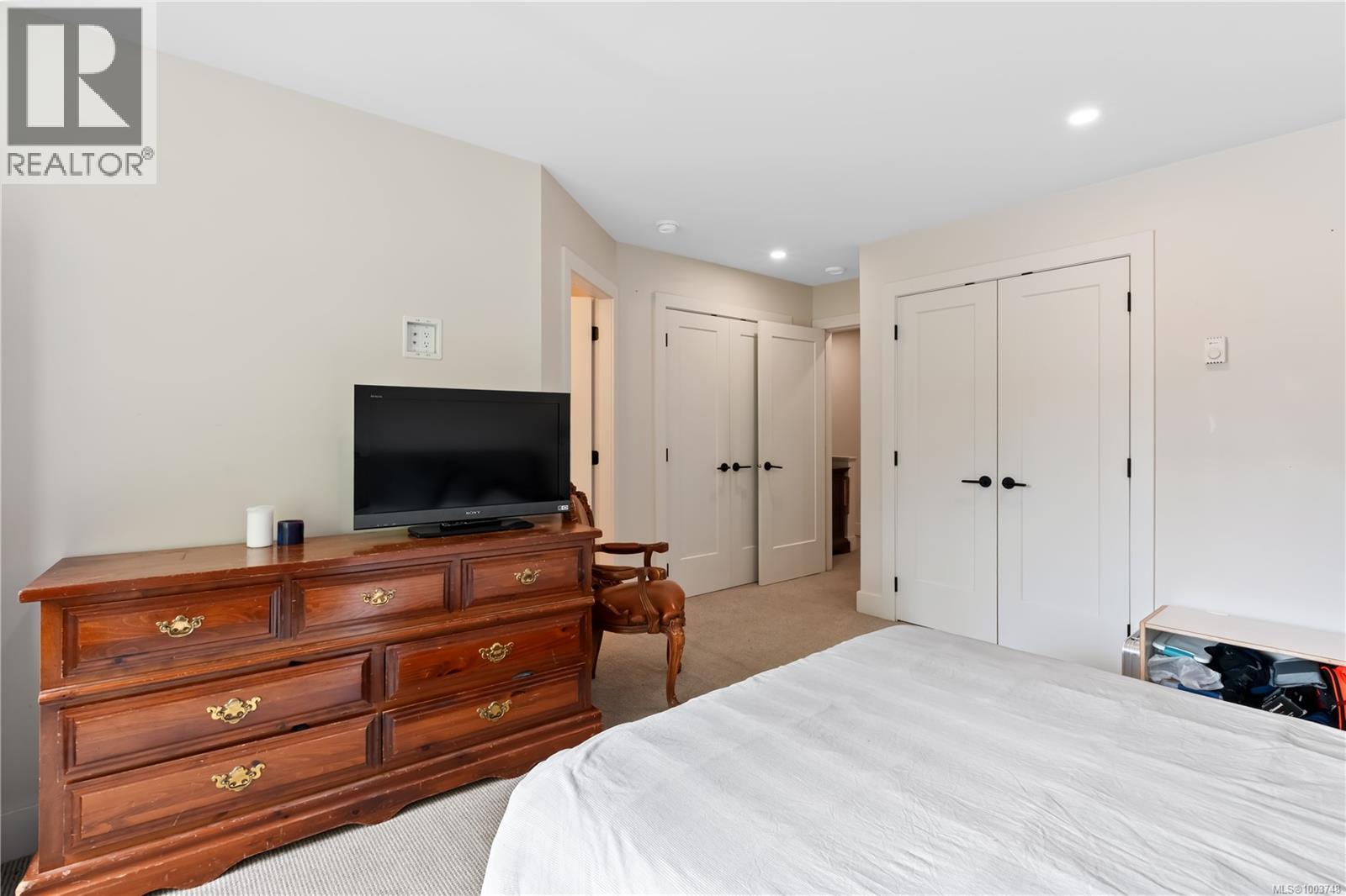 19 625 Hellesen Dr, Tofino