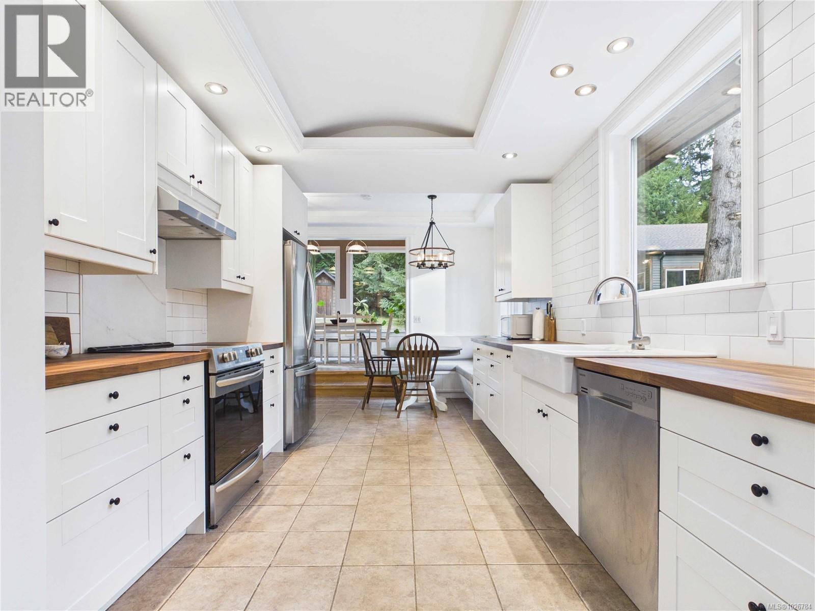 375 Baylis Rd, Qualicum Beach