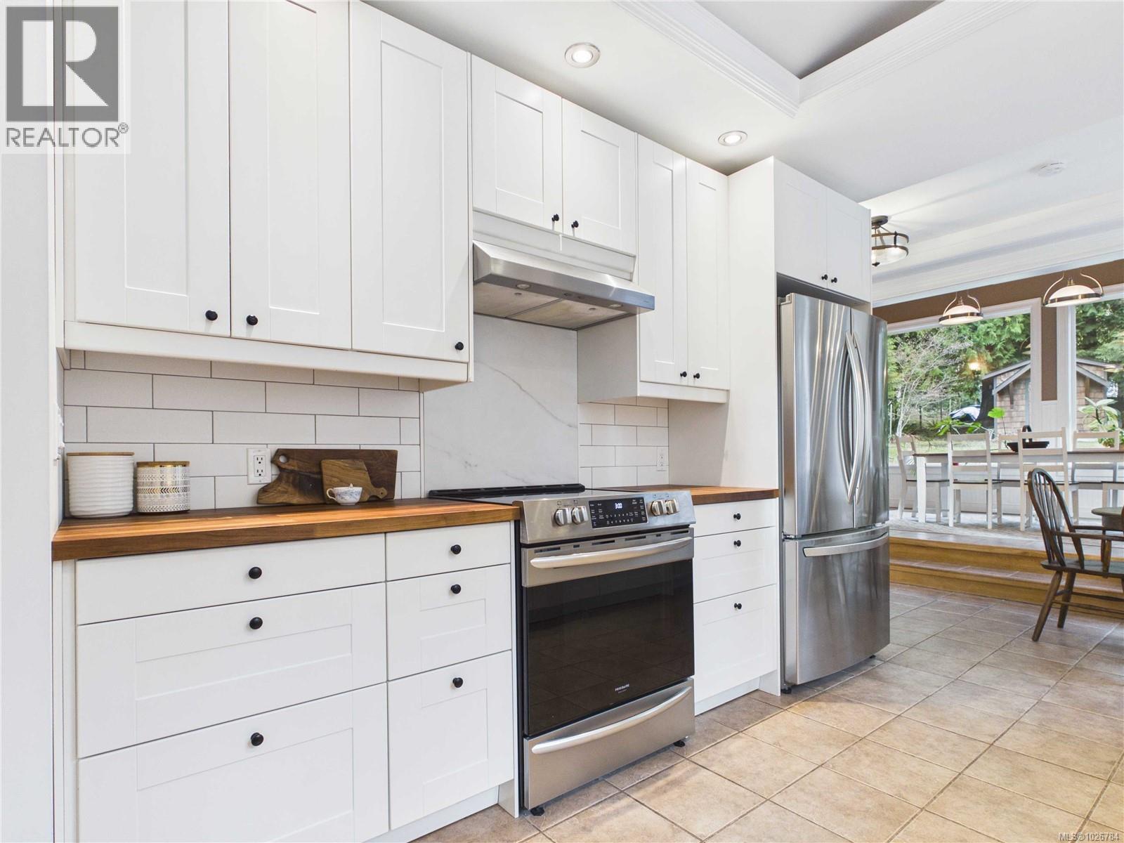 375 Baylis Rd, Qualicum Beach