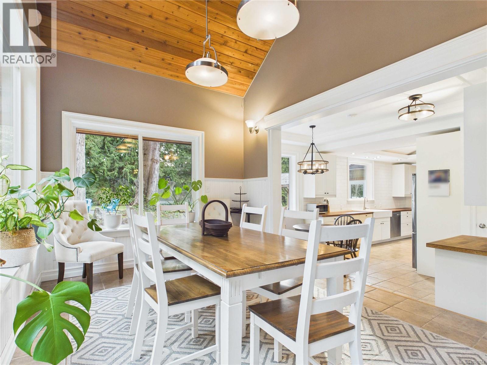 375 Baylis Rd, Qualicum Beach