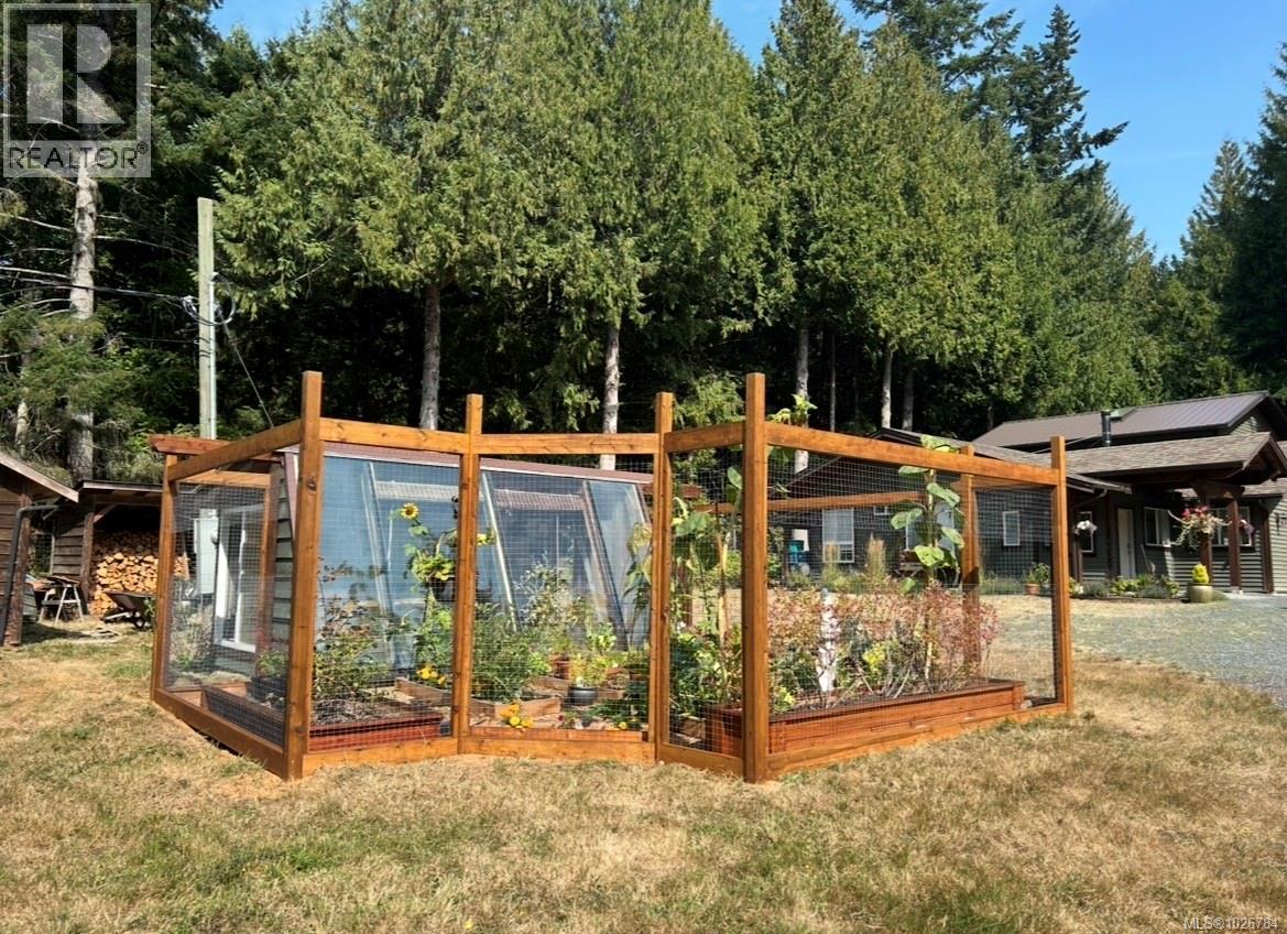 375 Baylis Rd, Qualicum Beach