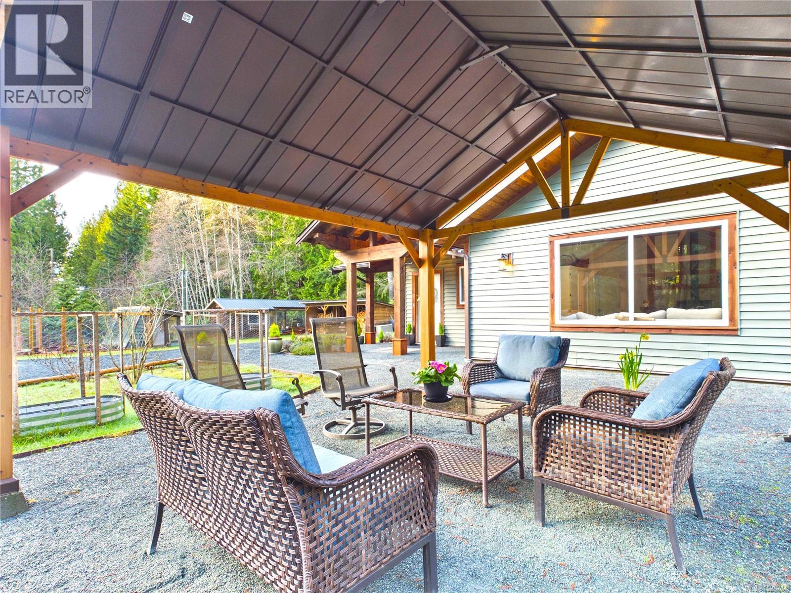375 Baylis Rd, Qualicum Beach