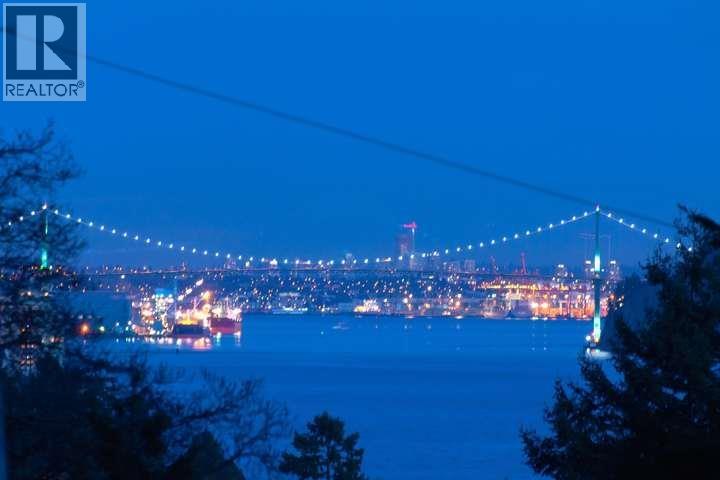 457 HILLCREST STREET - Photo 2 of 40, West Vancouver, British Columbia