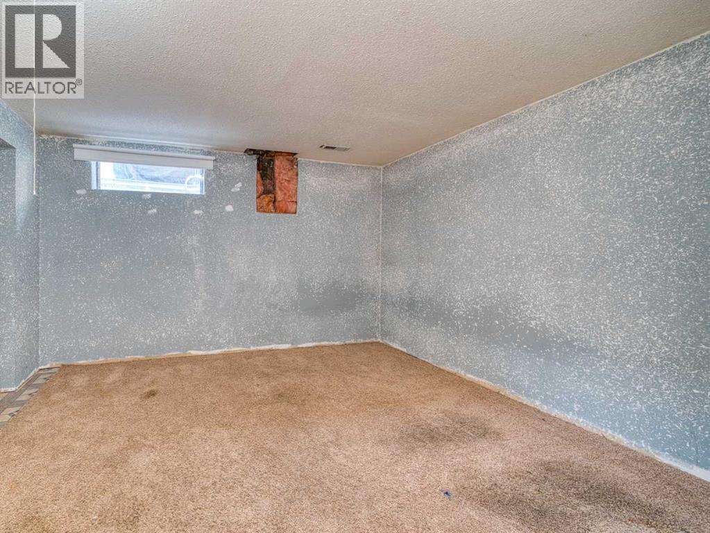 Single Family House for Sale in   Canterbury Drive SW Canyon Meadows Calgary 