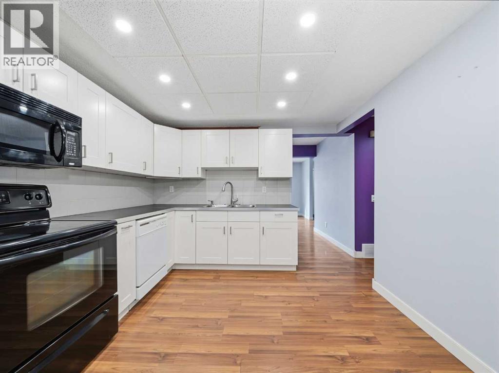 Single Family House for Sale in   Canterbury Drive SW Canyon Meadows Calgary 