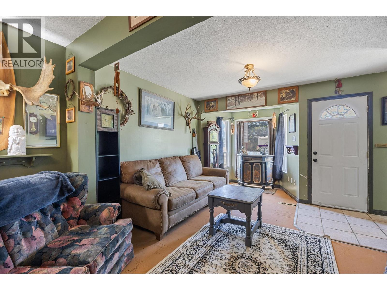  2287 Granite Avenue, Merritt