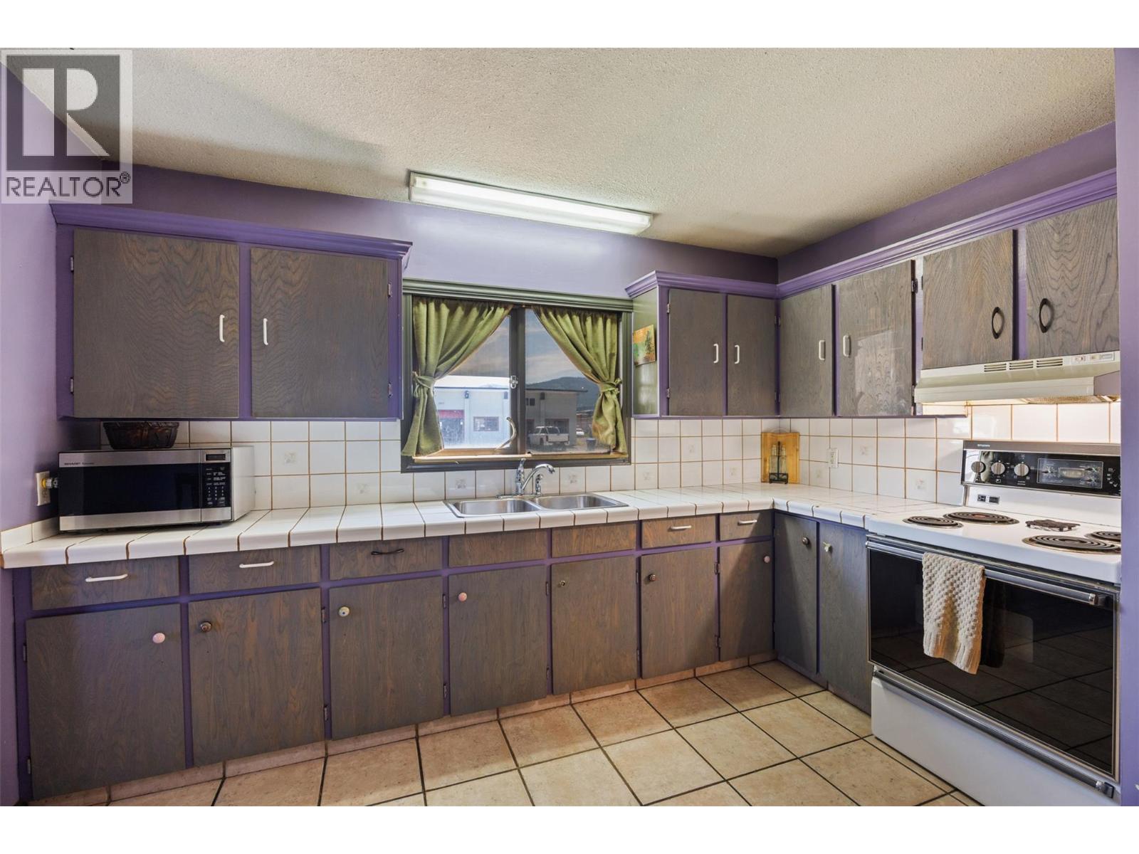  2287 Granite Avenue, Merritt