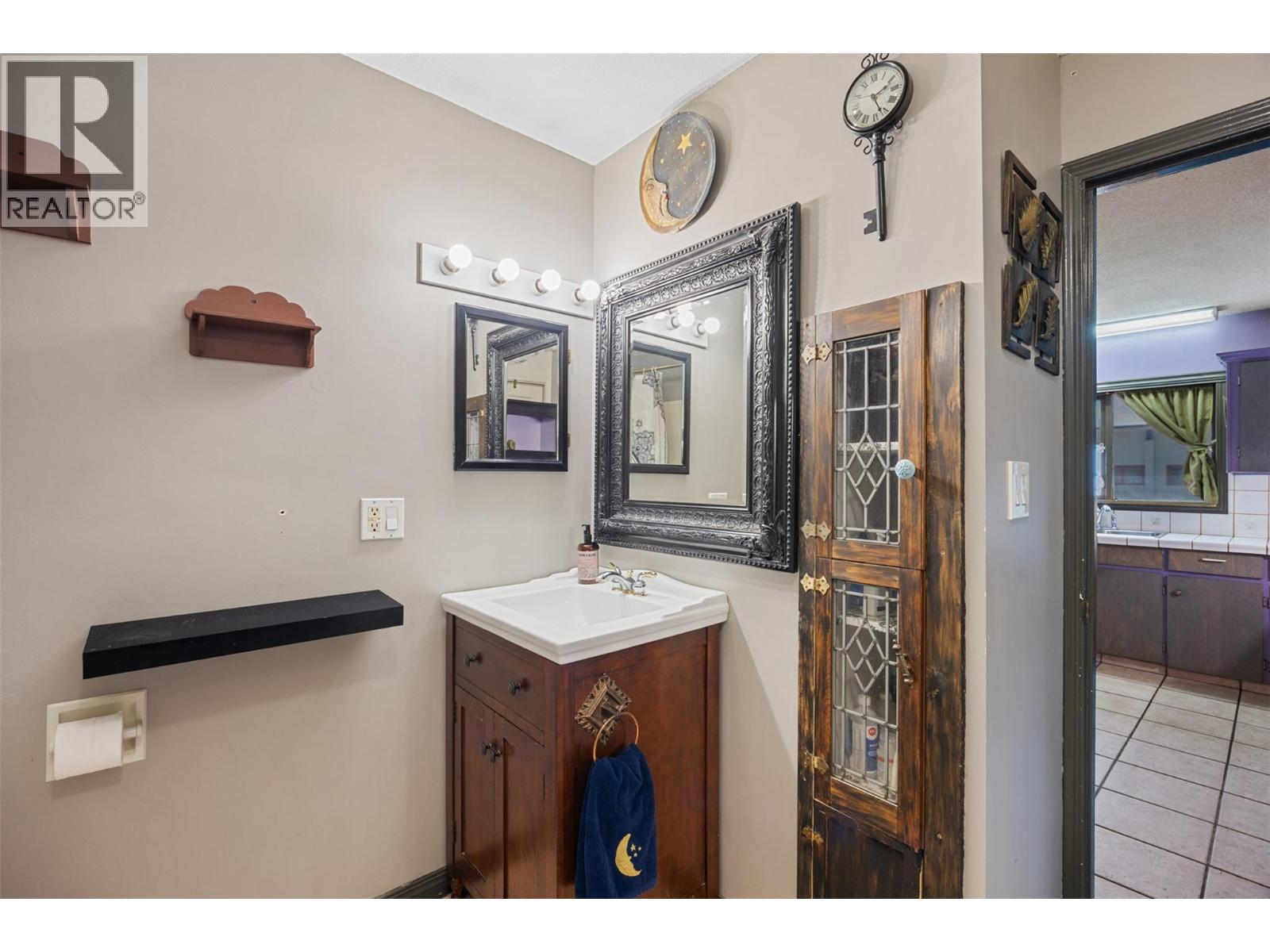  2287 Granite Avenue, Merritt