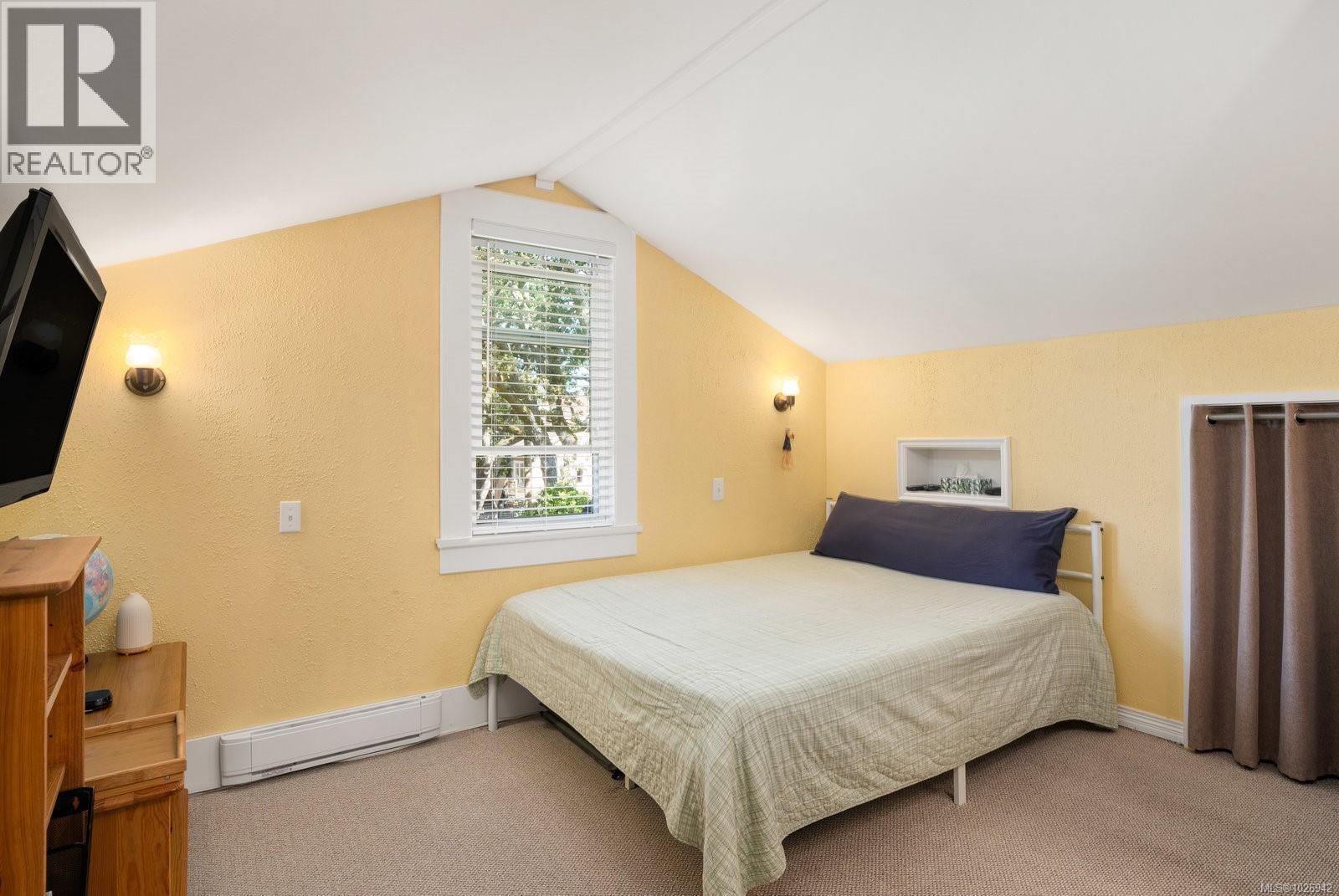  1959 Hampshire Road, Oak Bay