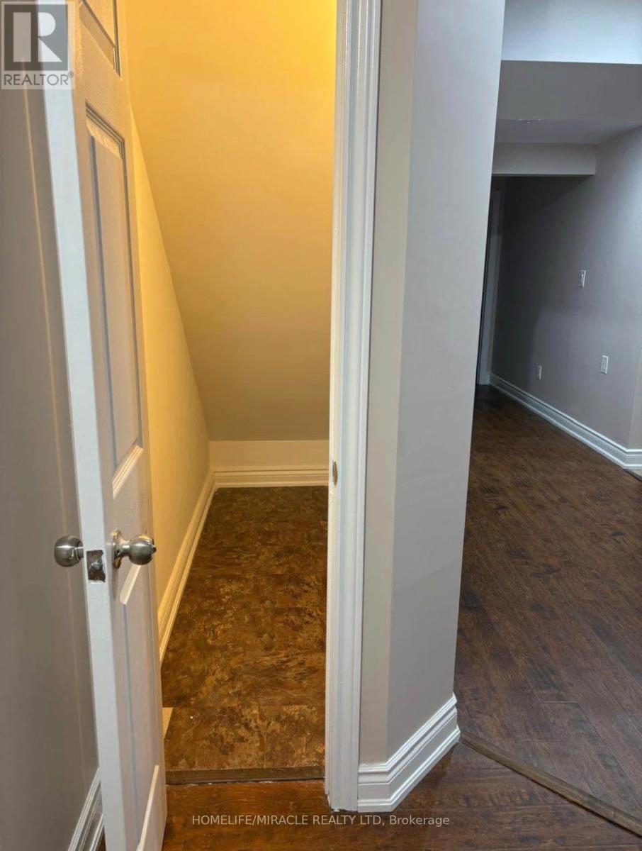 BSMT - 873 PHILBROOK DRIVE - Photo 2 of 13, Milton (CO Coates), Ontario