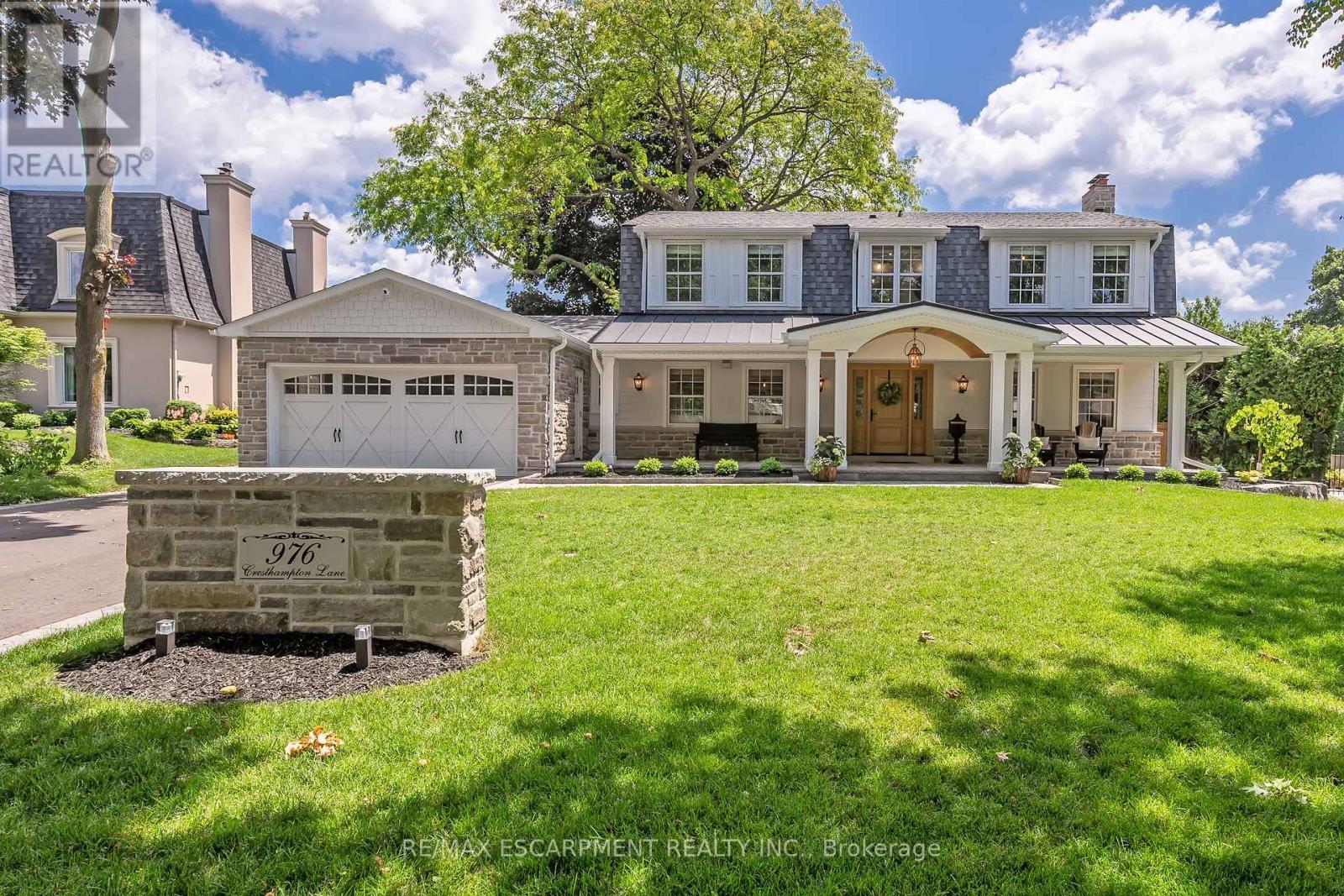 976 Cresthampton Lane