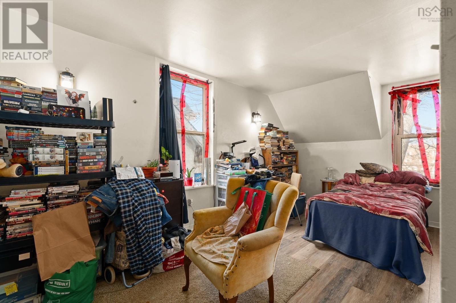 Property 29 of 46 of 220 James Street