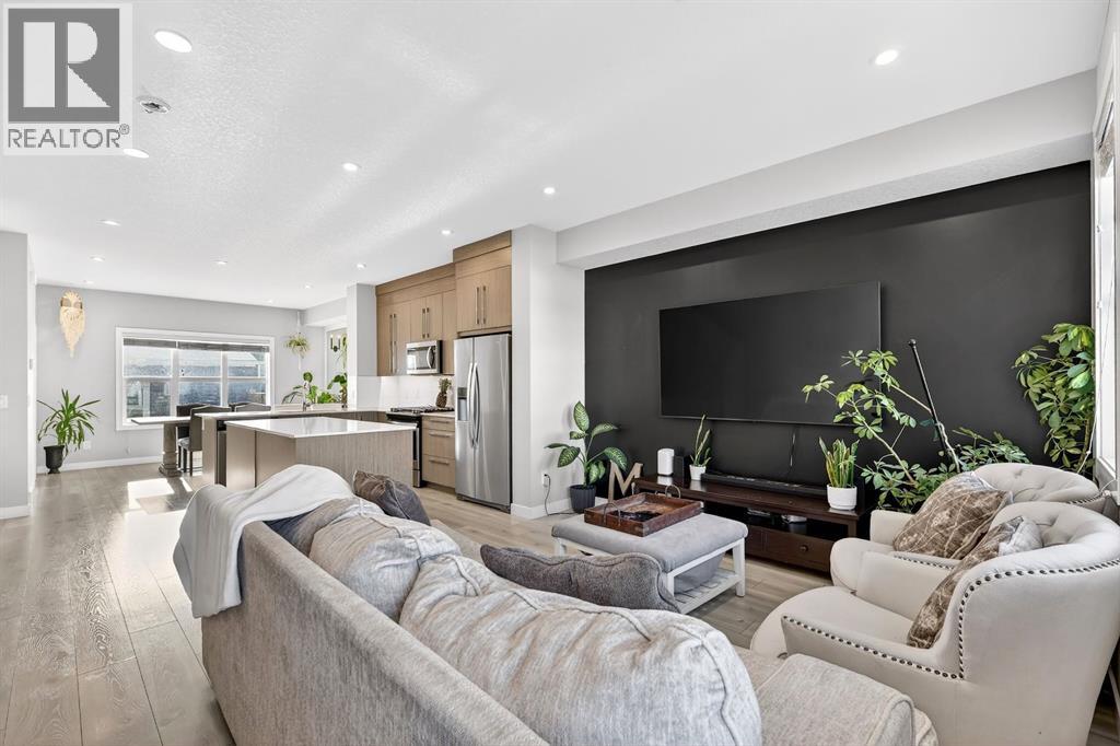 472 West Lakeview Drive - Photo 3 of 35, Chestermere, Alberta