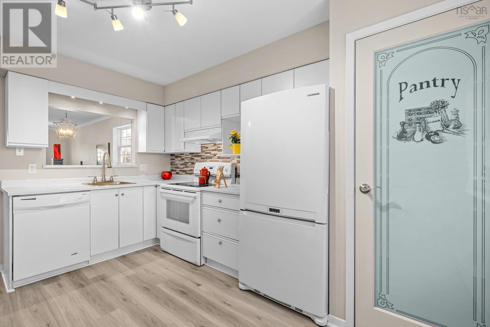 Property 18 of 46 of 28 Tutor Court