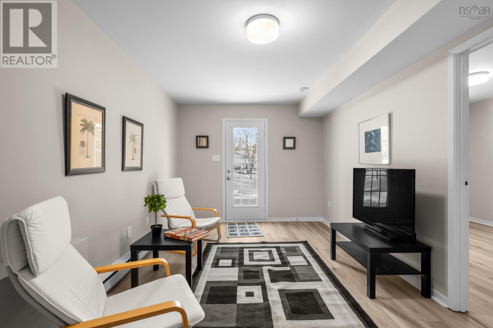 Property 29 of 46 of 28 Tutor Court