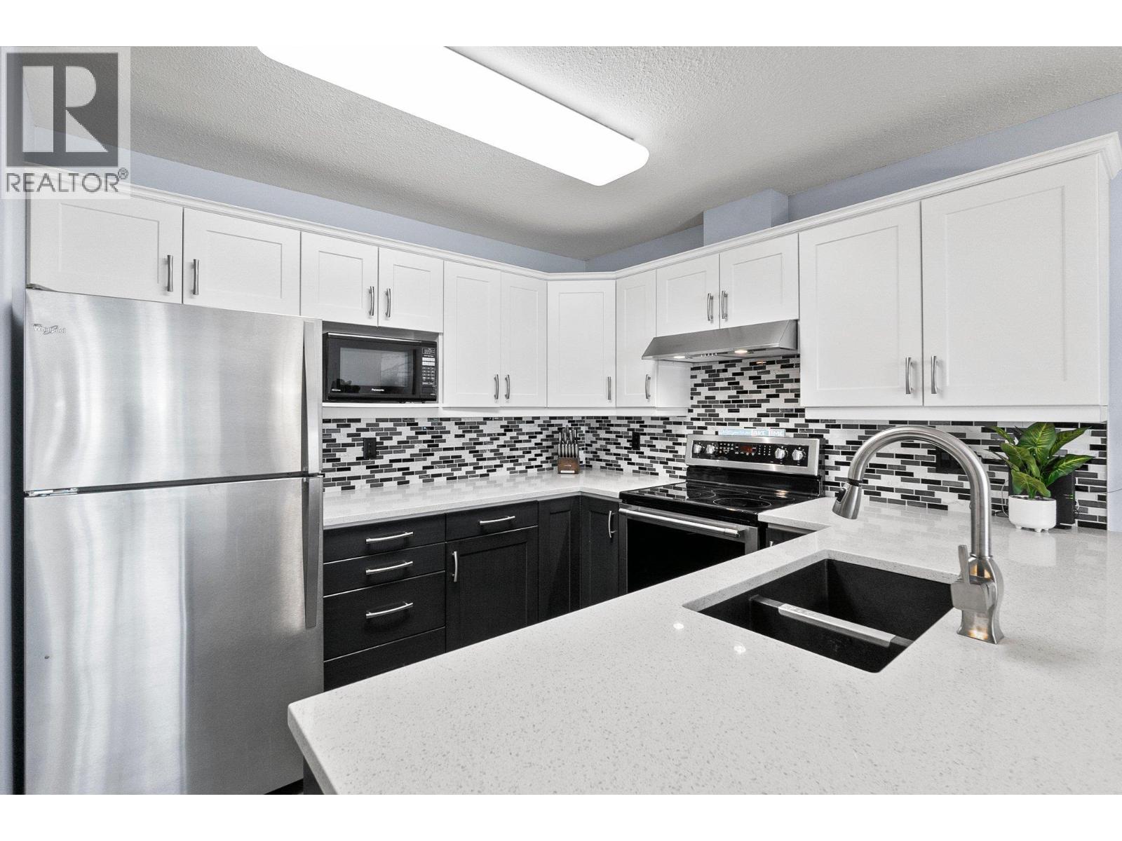 112 1002 Riverside Avenue, Sicamous