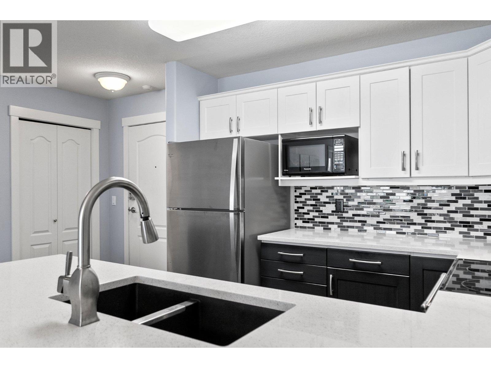 112 1002 Riverside Avenue, Sicamous