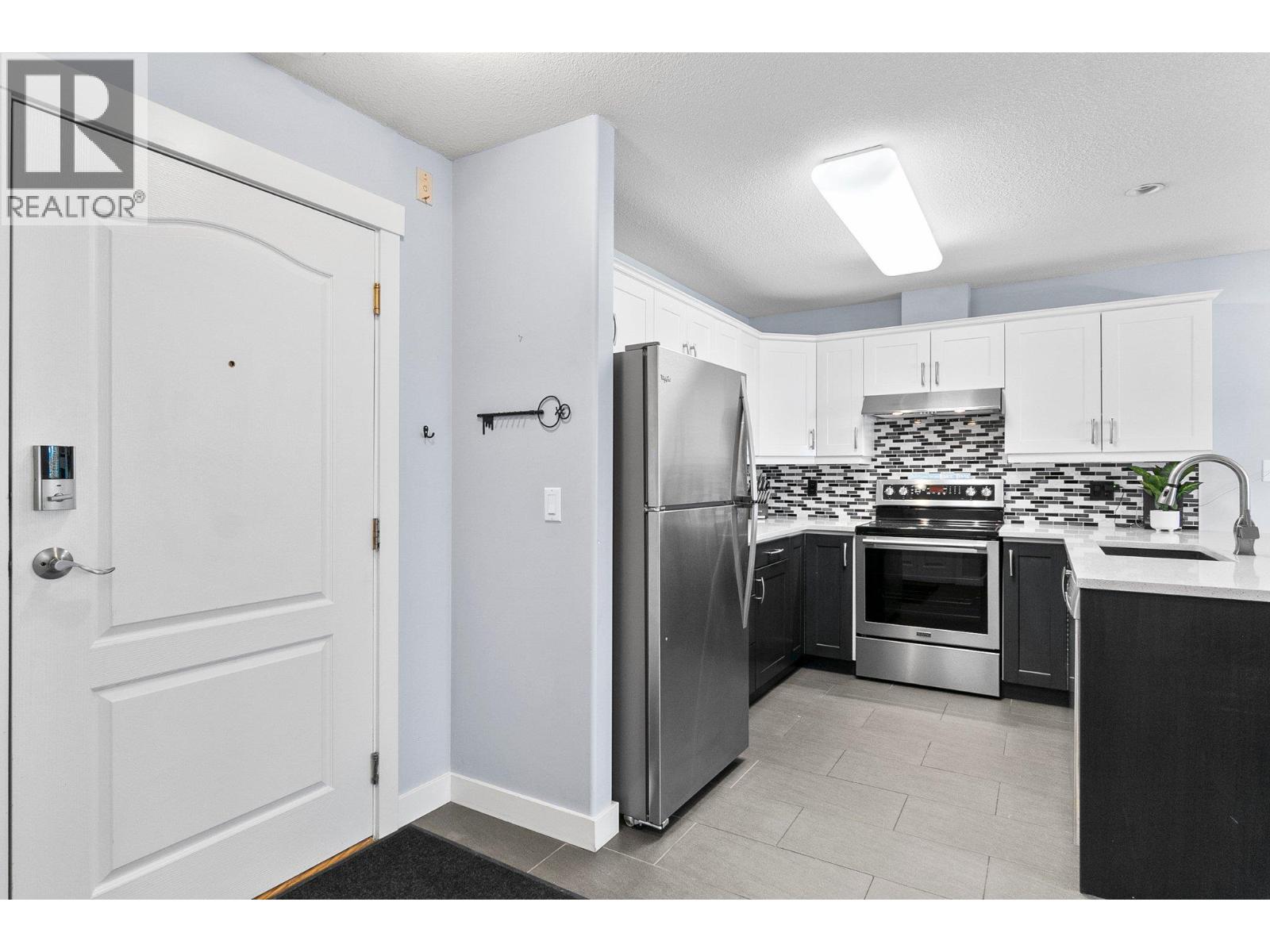 112 1002 Riverside Avenue, Sicamous