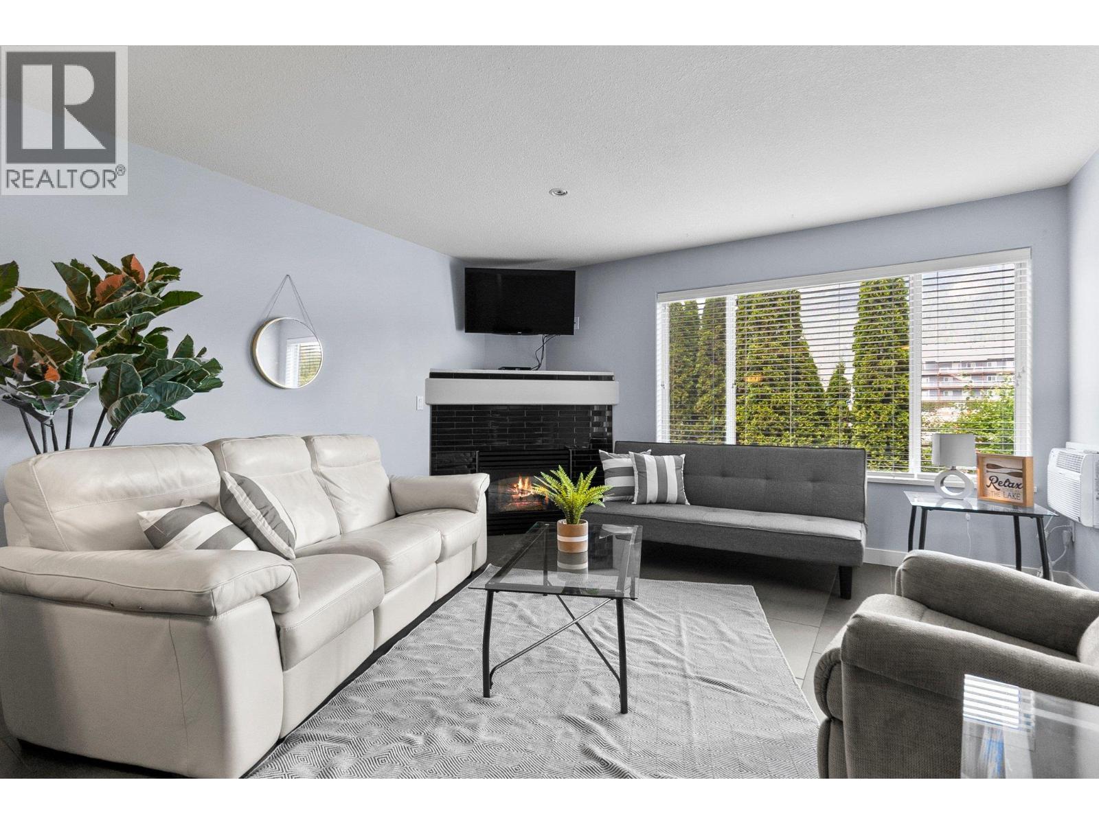 112 1002 Riverside Avenue, Sicamous