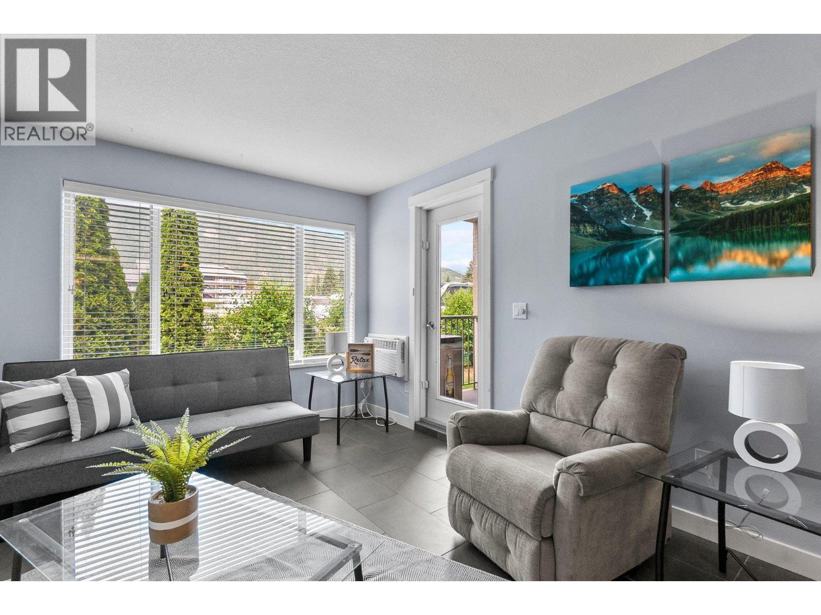 112 1002 Riverside Avenue, Sicamous