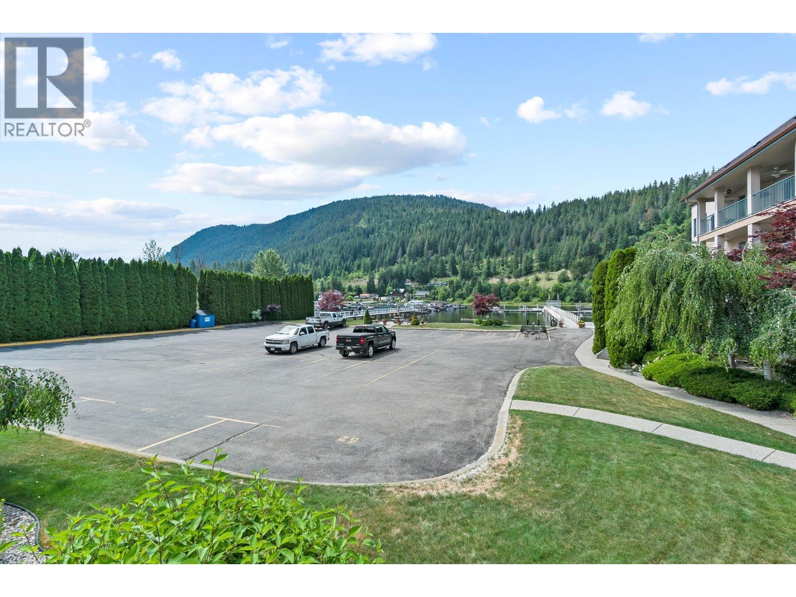 112 1002 Riverside Avenue, Sicamous