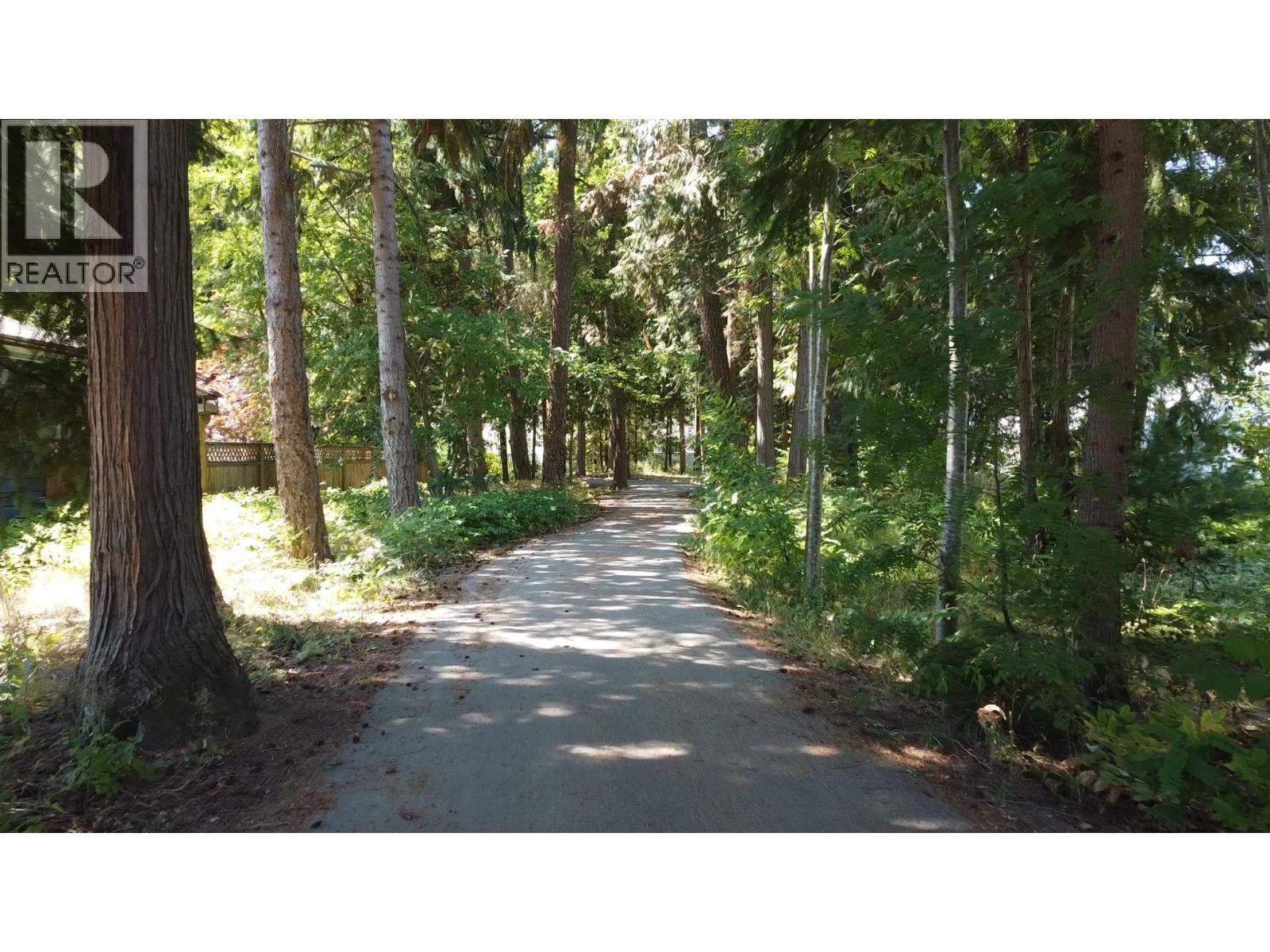 112 1002 Riverside Avenue, Sicamous