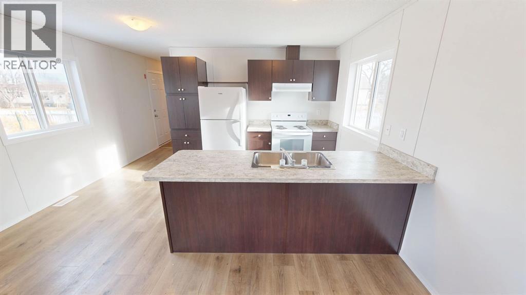 14, 831 2 Avenue - Photo 3 of 14, Bassano, Alberta