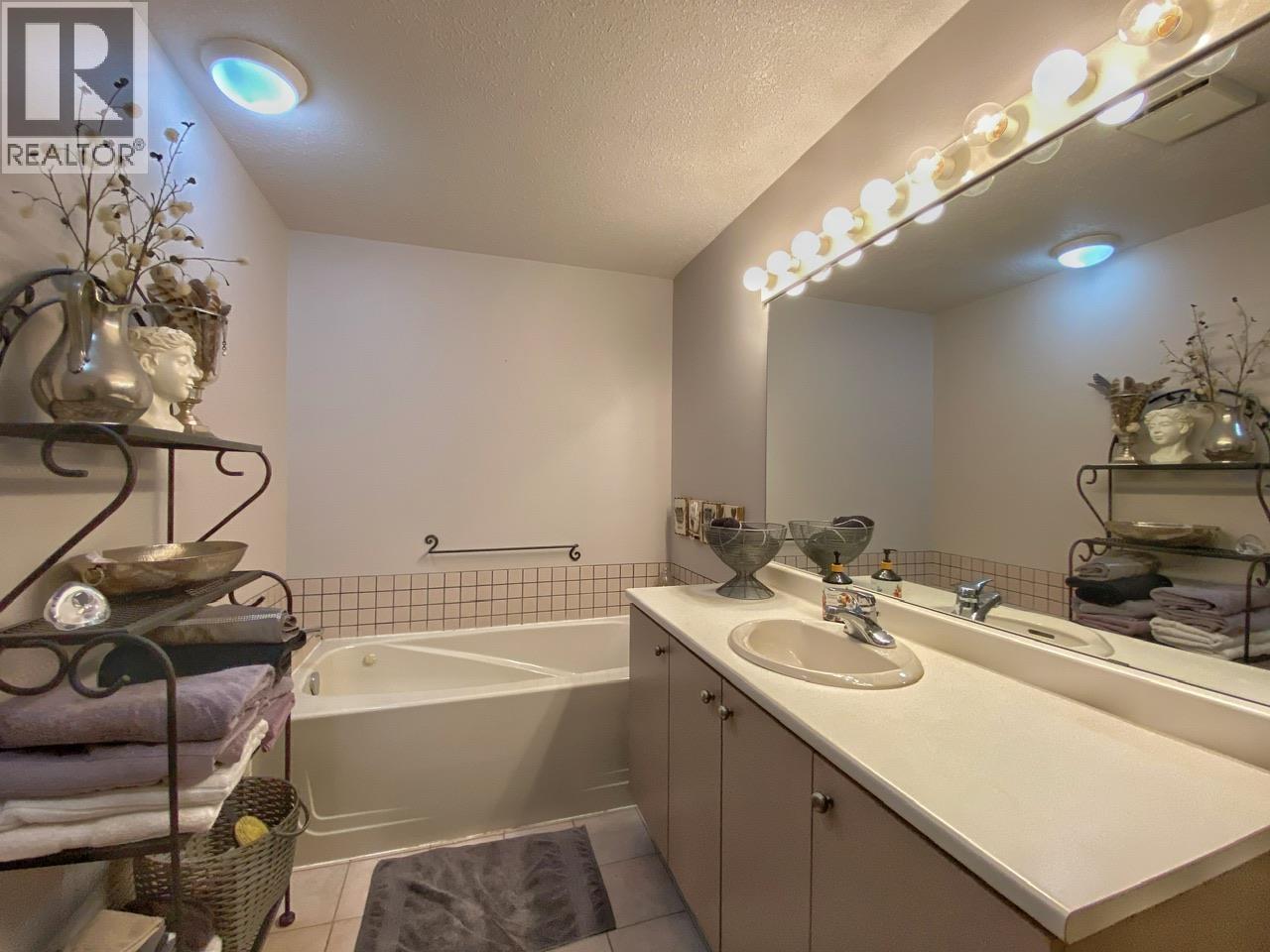 4805 STRATHERN Road, Hazelton